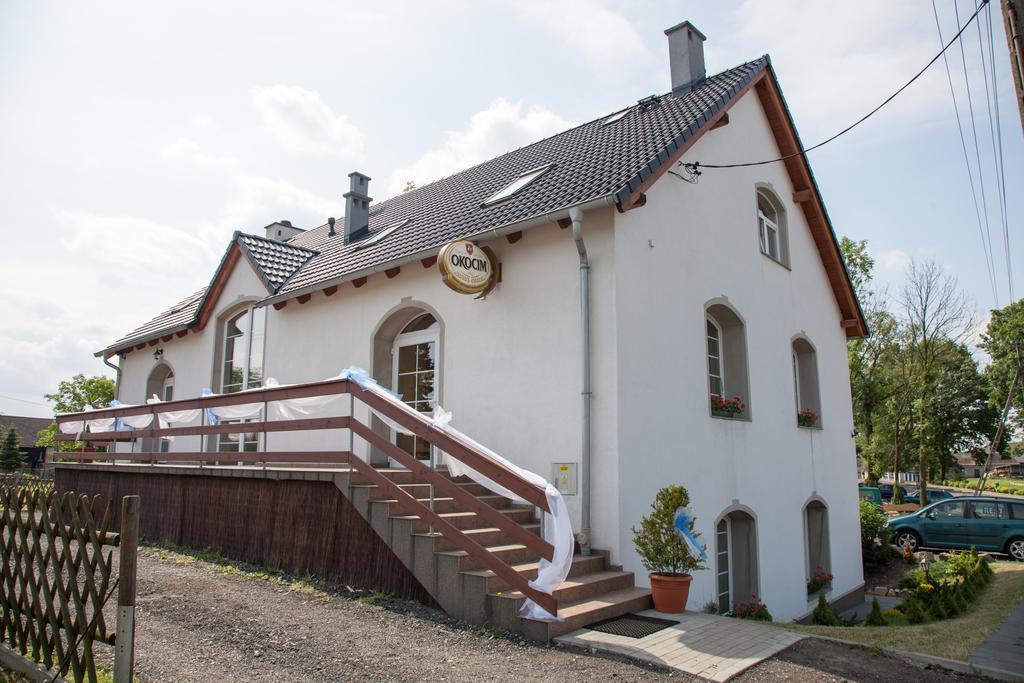 Pokoje Goscinne Viktorjan Raszowa Esterno foto